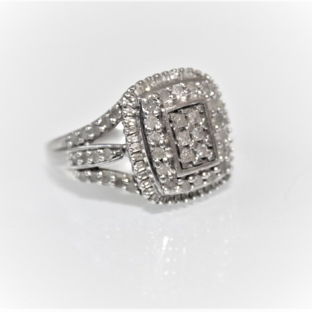 STERLING SILVER DIAMOND RING - Picture 10 of 11